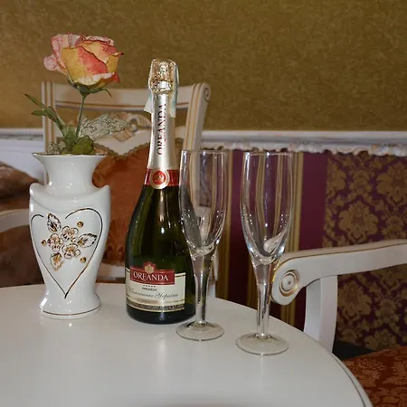 Golden Palace Hotel 3*