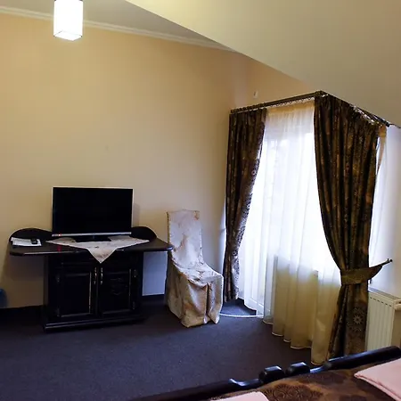 Golden Palace 3* Dubove