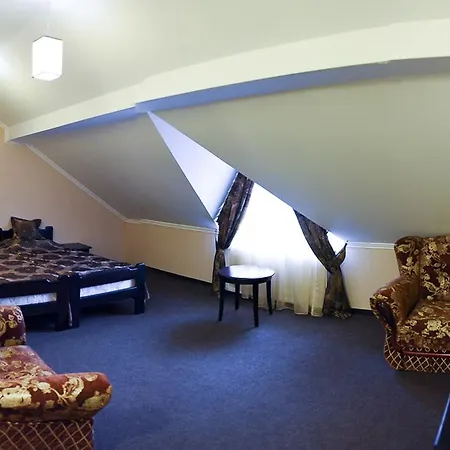 Golden Palace Hotel 3*