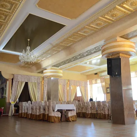 Golden Palace 3* Dubove