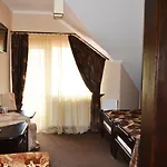 Golden Palace 3*