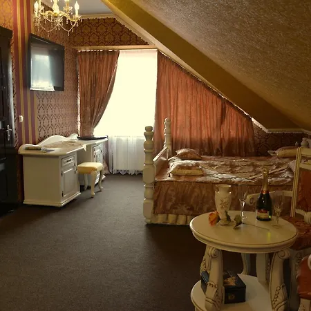 Golden Palace Hotel 3*